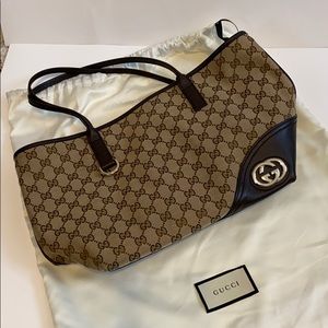 Gucci bag!!❤️🤍💚